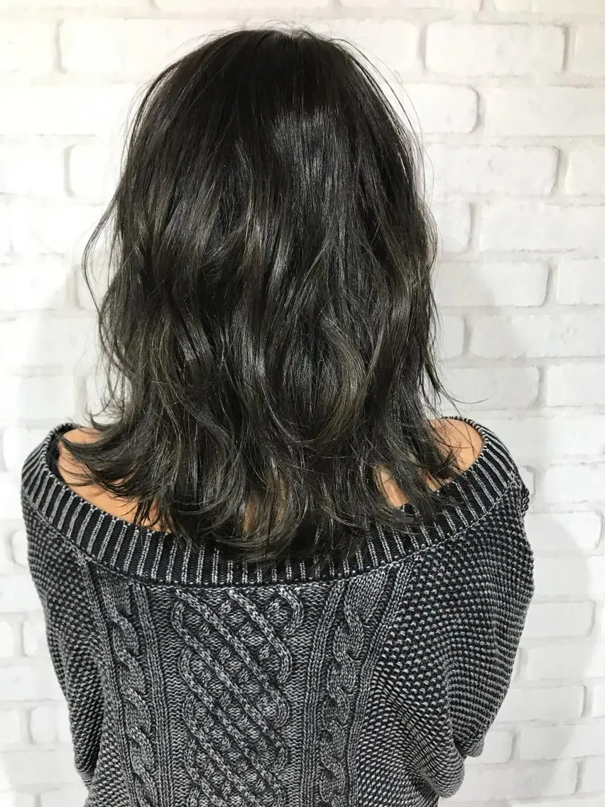 ミディアム エクステ(レミー毛) NINEのヘアスタイル