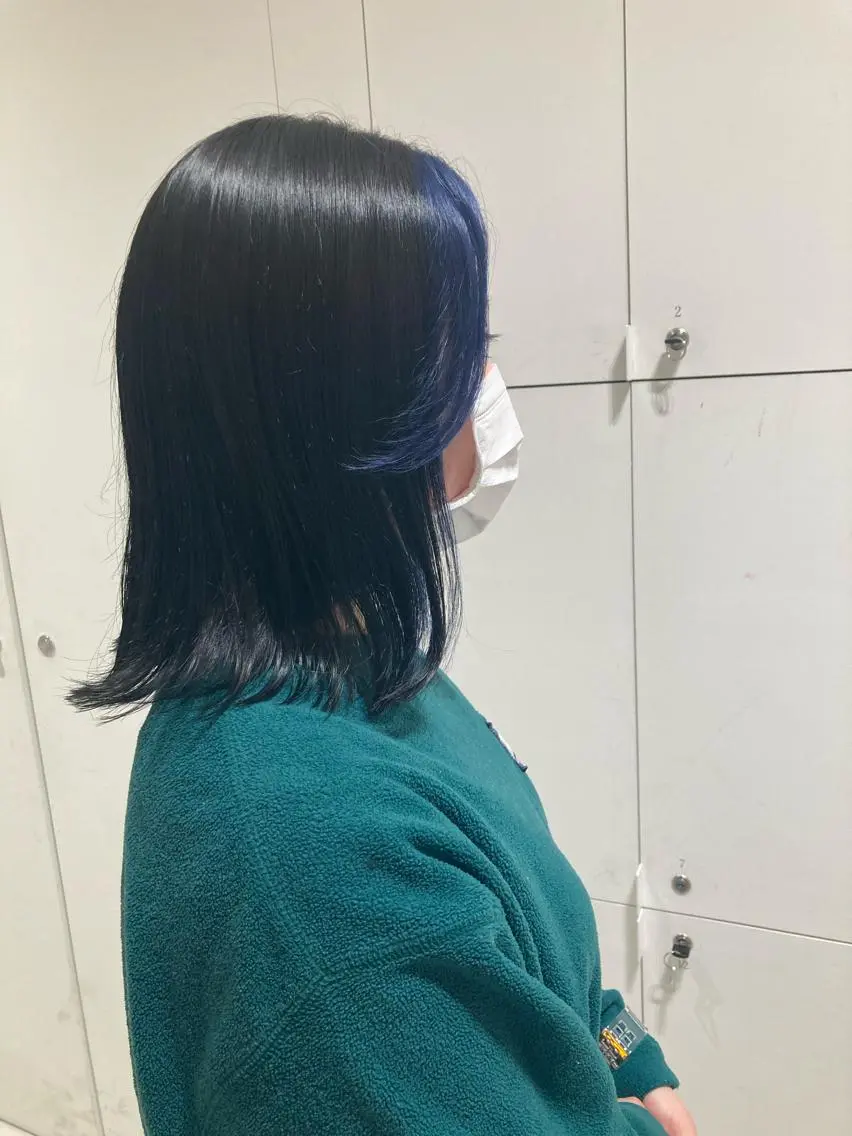 セミロング カラー ブルーカラー ヘアカラー 透明感カラー🫧 nanohaのヘアスタイル