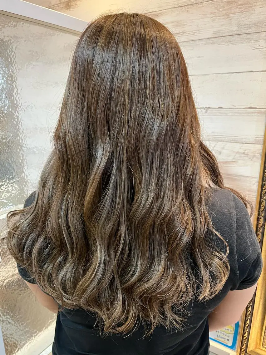 ロング カラー ヘアカラー 三上 由貴のヘアスタイル