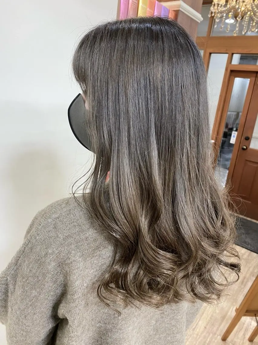 カラー SALOWIN栄 高須大貴のヘアスタイル