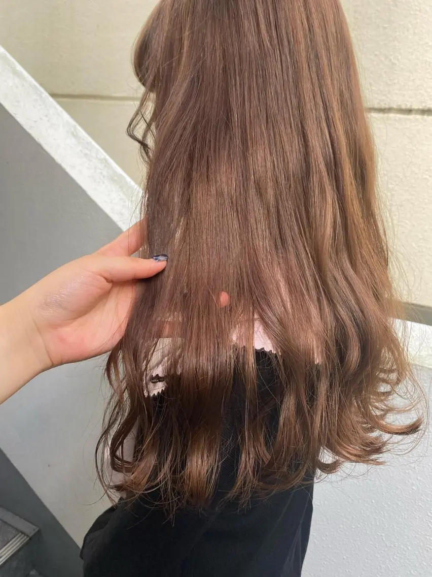 ロング カラー ベージュカラー 遠藤沙也加 /レイヤーカットのヘアスタイル