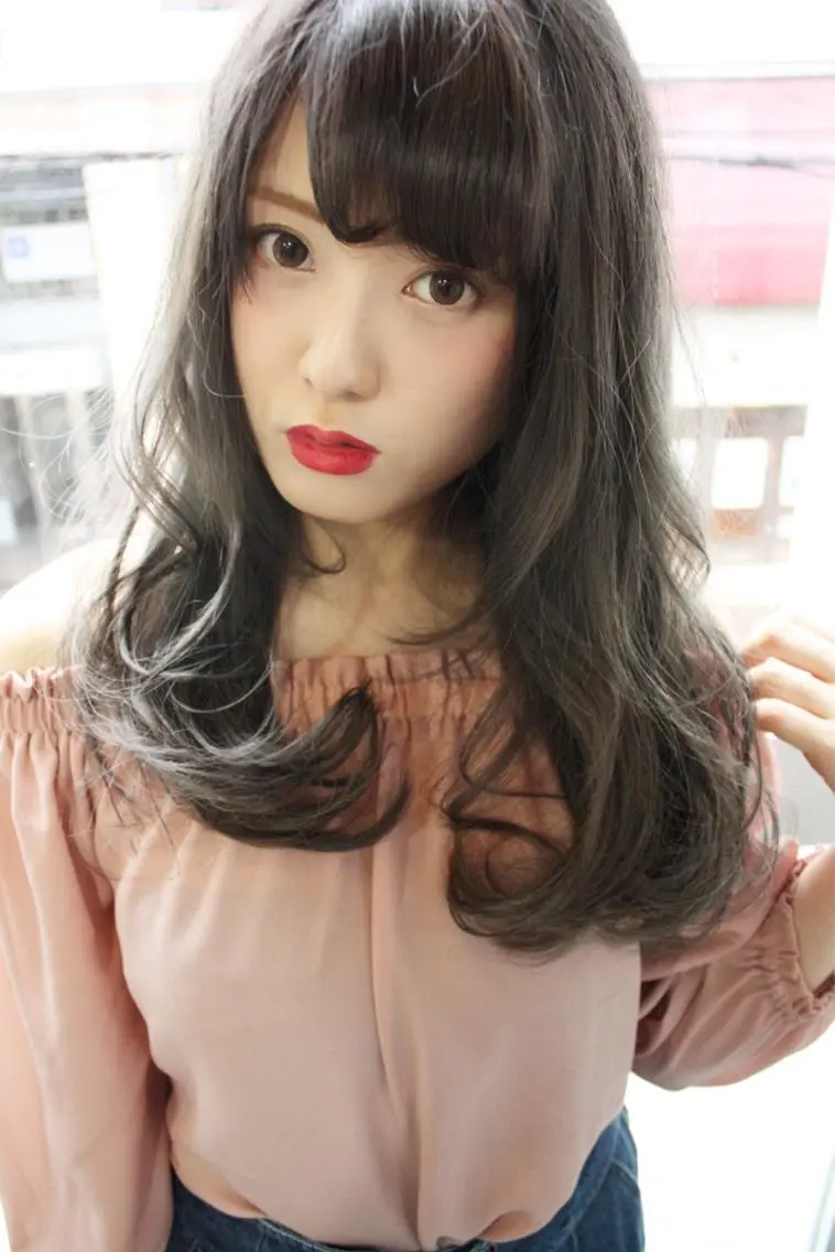 ミディアム カラー パーマ tuuli トゥーリのヘアスタイル