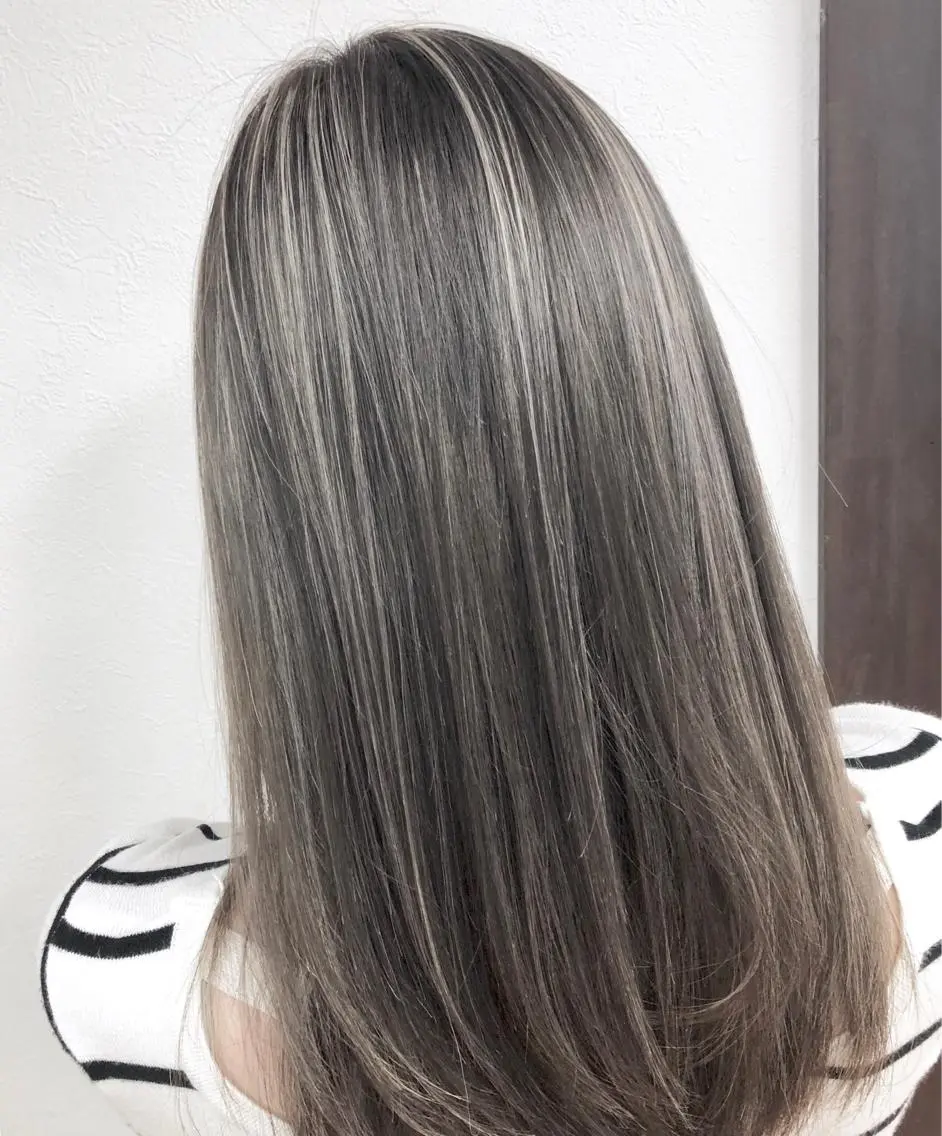 セミロング 最高級エクステ /羽エクステ白石宇由のヘアスタイル
