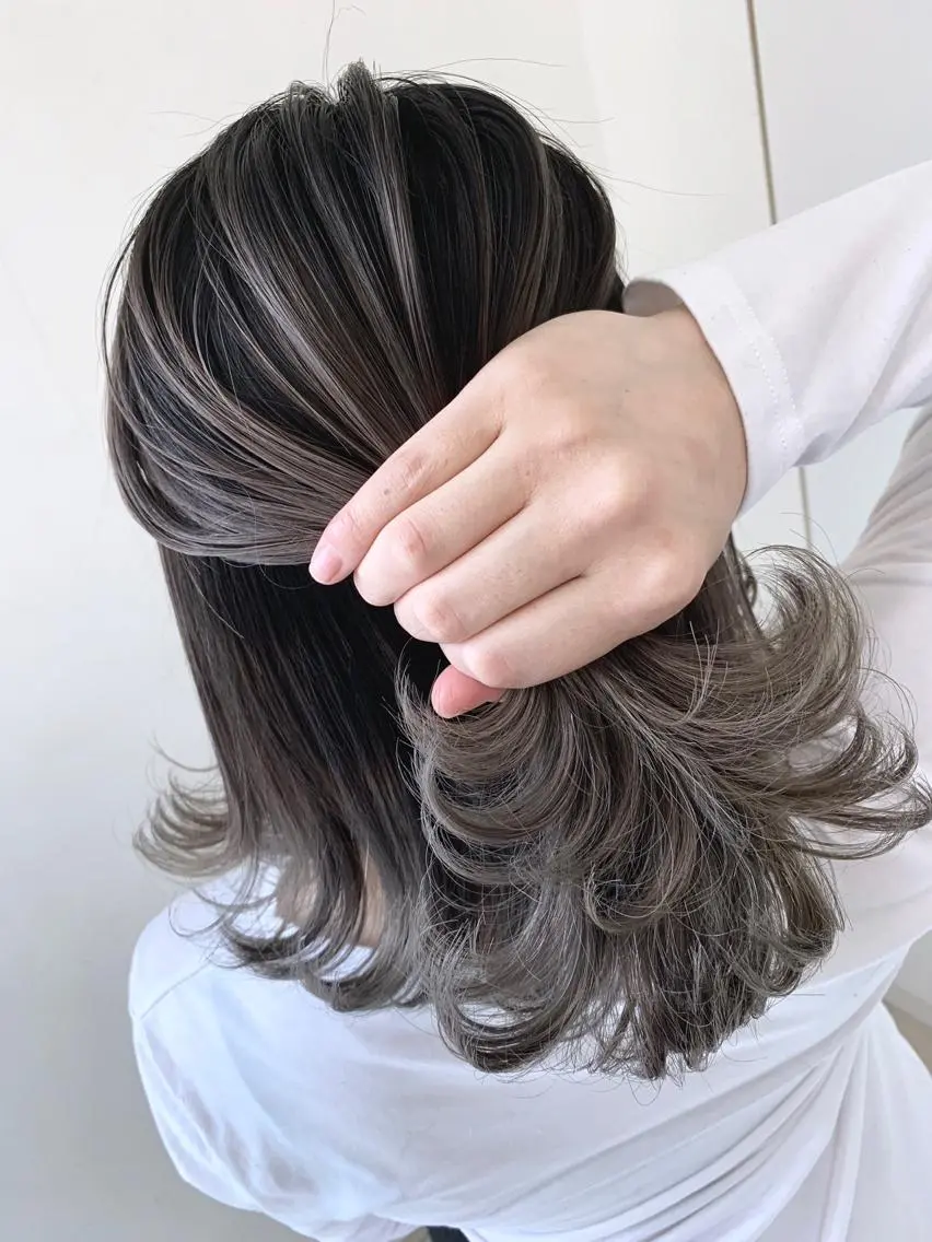 ミディアム 穐田 司樹のヘアスタイル