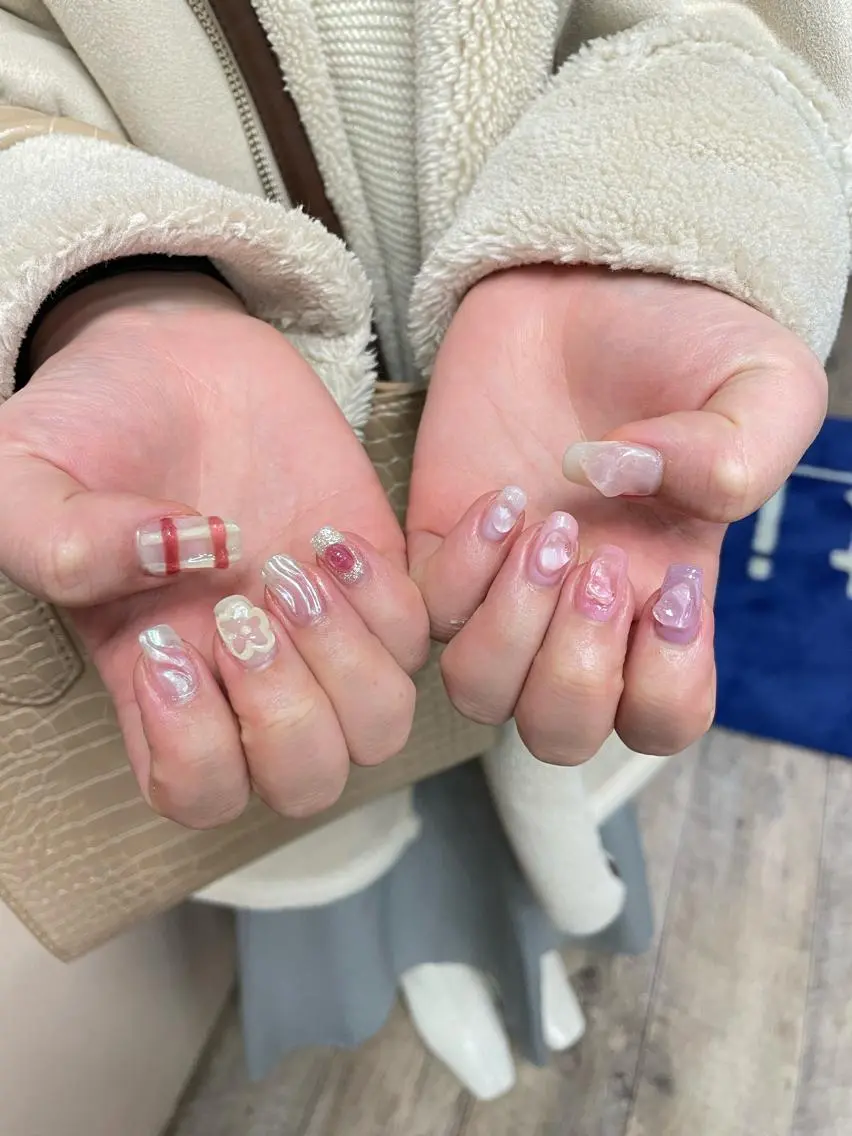 ネイル ハンドネイル ハンドケア はばすみれ🎀ﾈｲﾙ 光ﾌｪｲｼｬﾙ ﾍｱのネイルデザイン