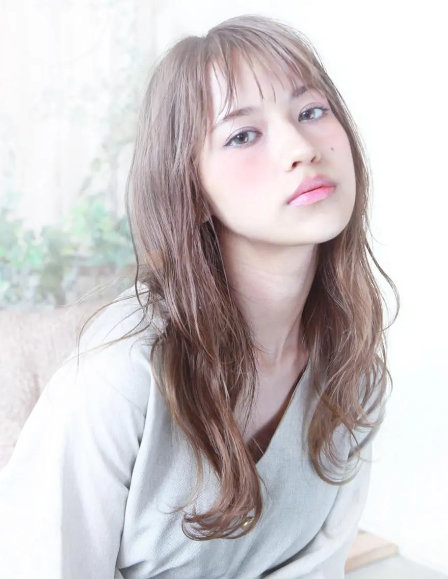 ロング Mer 髙橋 めいのヘアスタイル