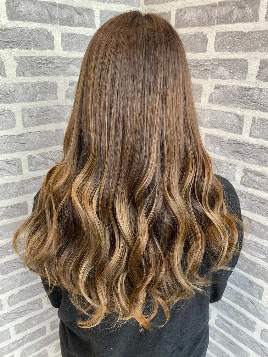 カラー EARTH岩槻店 azusaのヘアスタイル