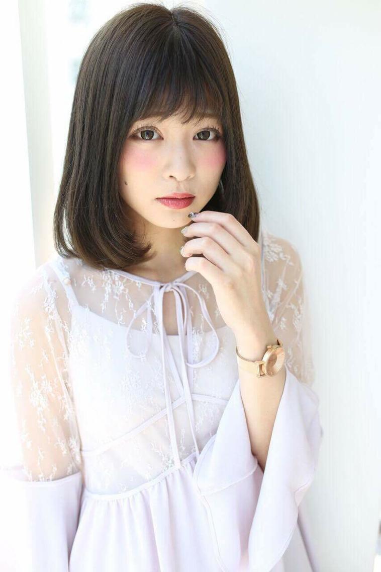 ミディアム 小川 海のヘアスタイル