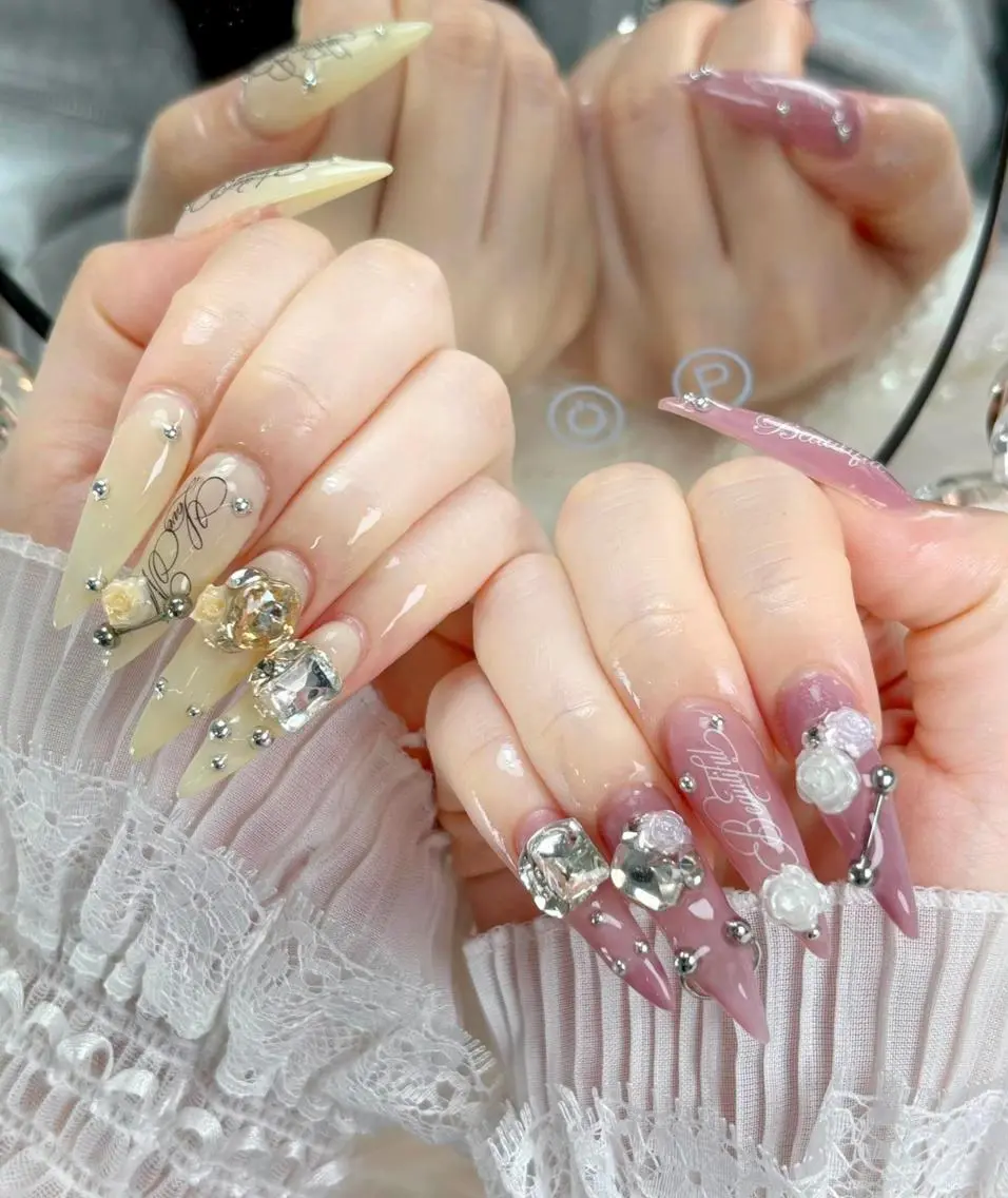 ネイル ちごみ Novaのネイルデザイン