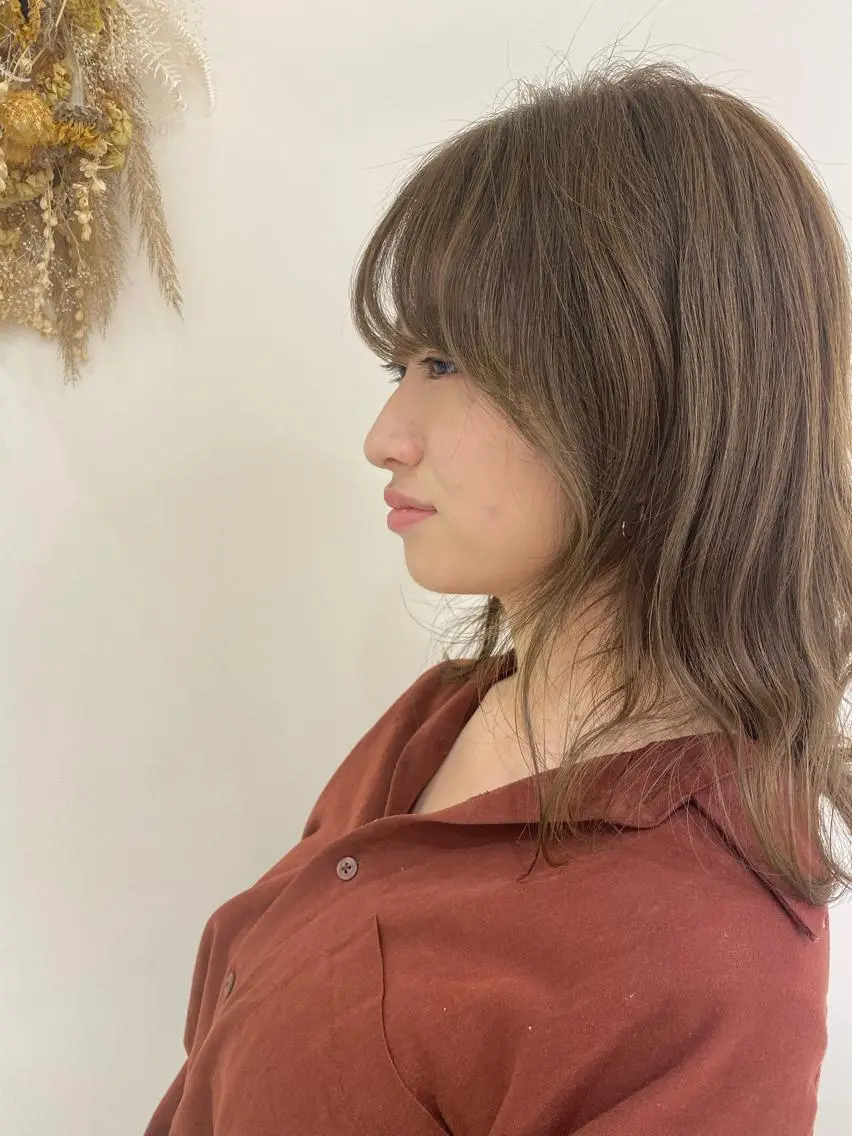 セミロング カラー 銀座メンズ専門🖤 叶奈々のヘアスタイル