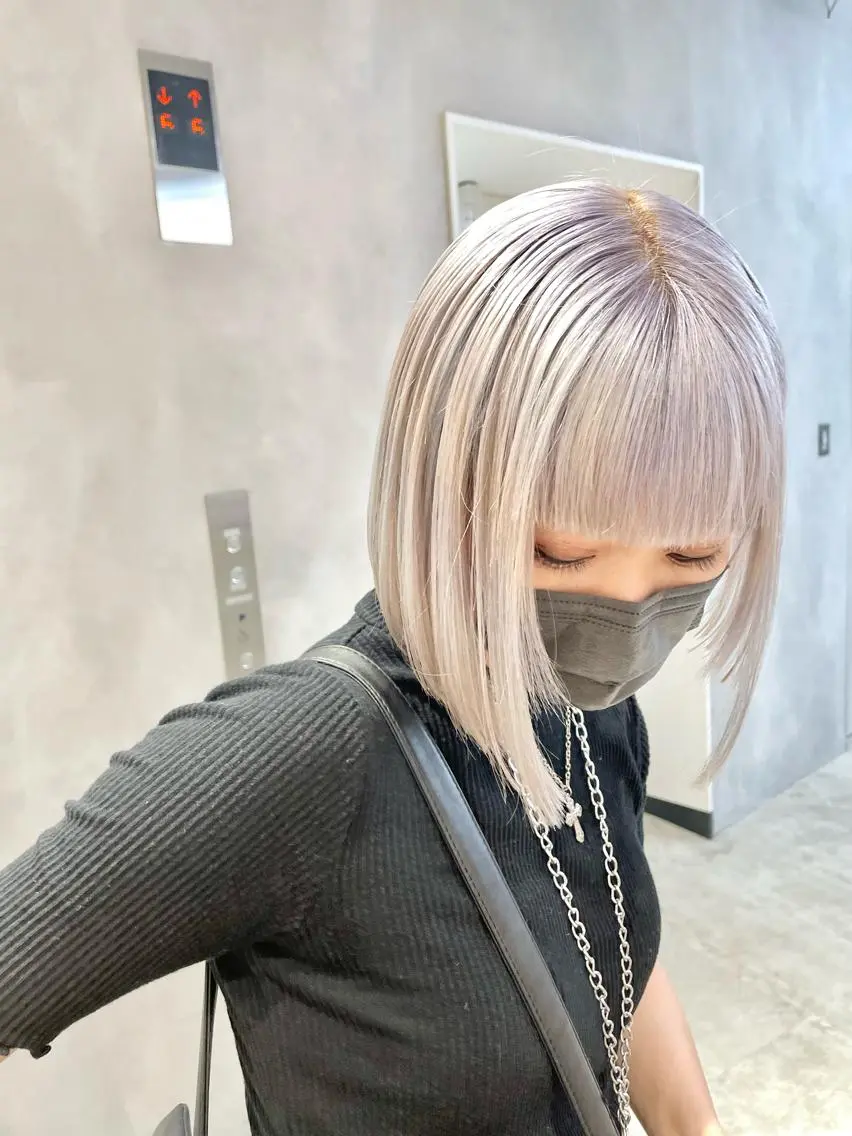 ショート カラー シルバー ホワイトシルバー ハイトーン×レイヤー /遠藤将太のヘアスタイル