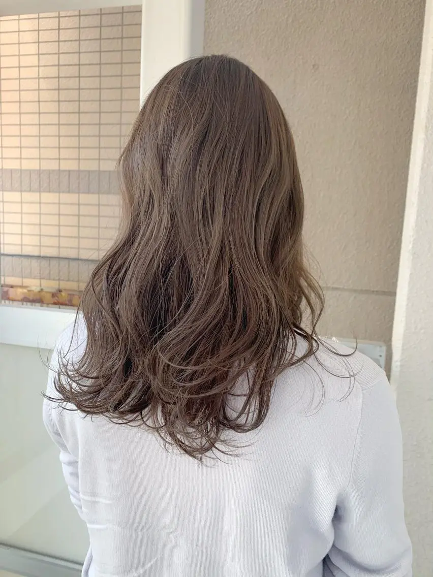 セミロング カラー 古田 昂也のヘアスタイル