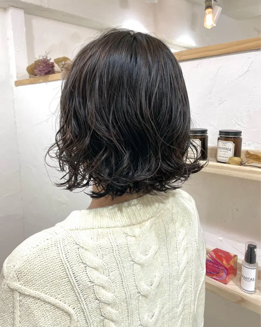 ミディアム パーマ 切りっぱなしボブ ミディアムパーマ ボブ ウルフカット 髪質改善 縮毛矯正/ レイヤー/銀座/本木のヘアスタイル
