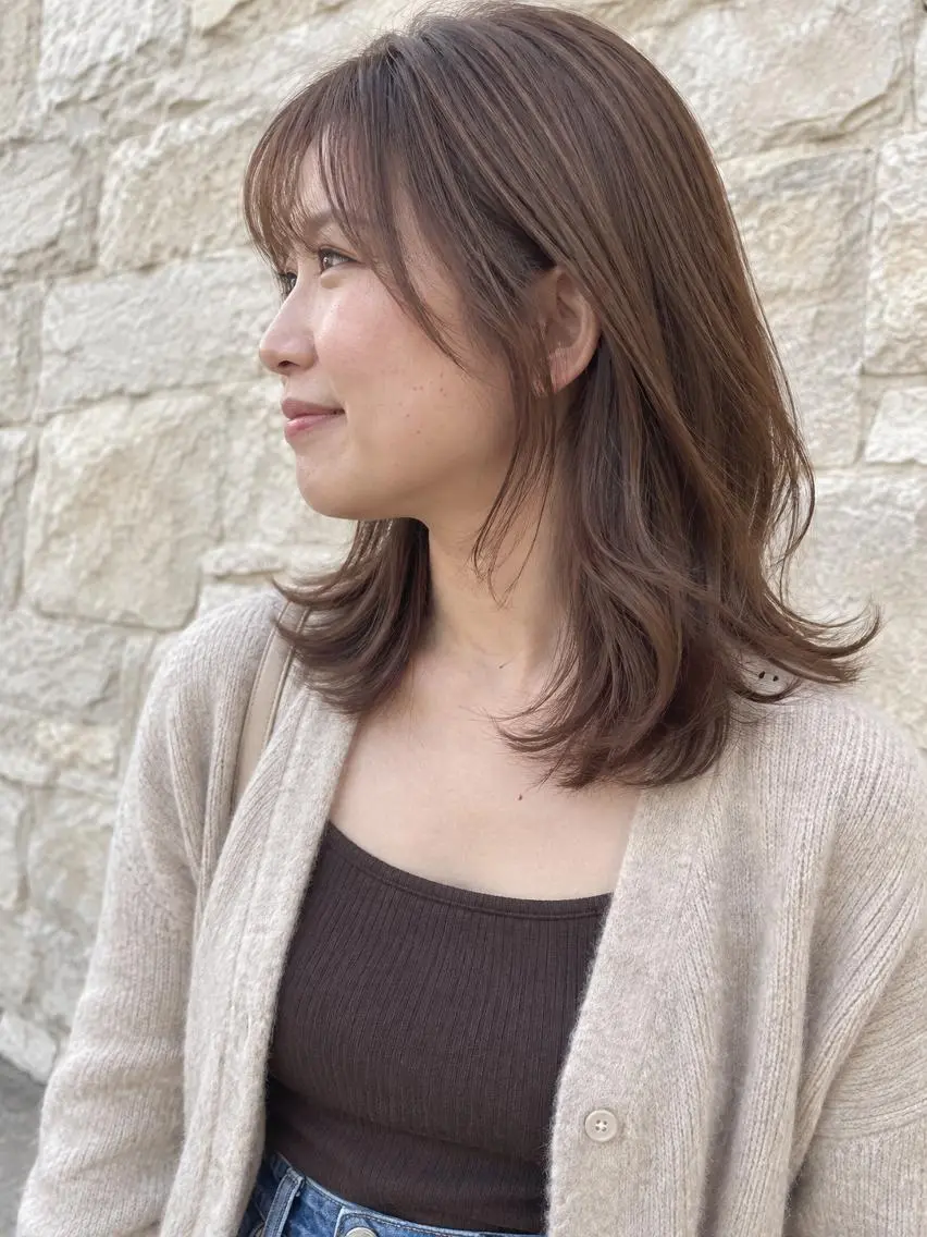 ミディアム カラー 切りっぱなしボブ ミディアムレイヤー グレージュ ボブ 髪質改善 髪質改善/縮毛矯正/ 透明感カラー/西村遼のヘアスタイル