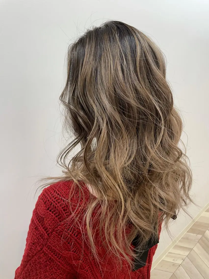 ロング レイヤーカット ブリーチカラー特化 /焼田貴明のヘアスタイル