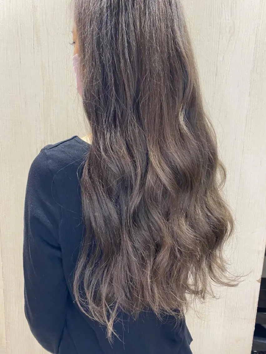 ロング カラー ブリーチ 透明感カラー グレージュ 柴田 翔太郎のヘアスタイル