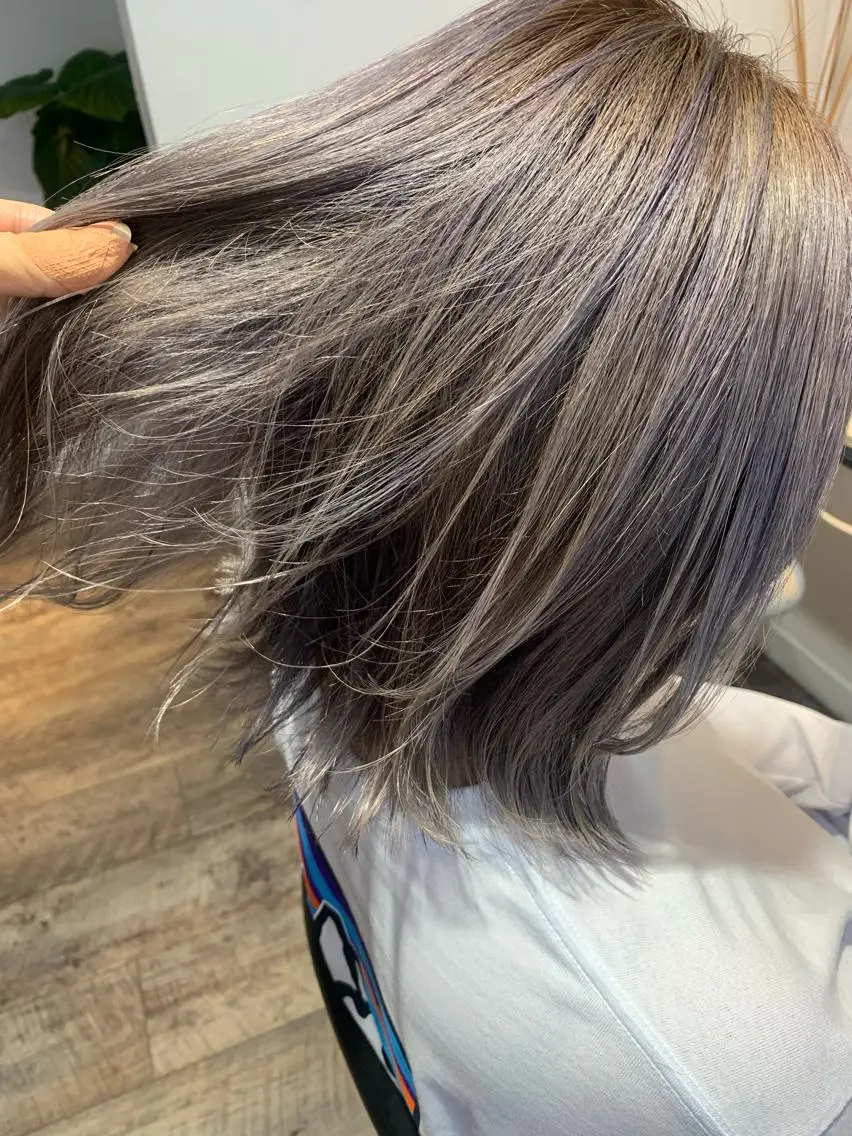 ミディアム カラー パーマ ヘアアレンジ メンズ キッズ ネイル マツエク・マツパ ミディアムレイヤー グレージュ ラベンダーカラー ラベンダーグレージュ ラベンダーグレー ウルフレイヤーカット /チヒロのヘアスタイル