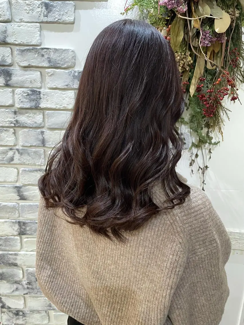 セミロング カラー ブラウンカラー イルミナカラー ラベンダーカラー ラベンダーブラウン ヘアカラー トリートメント 後藤 陽花子のヘアスタイル