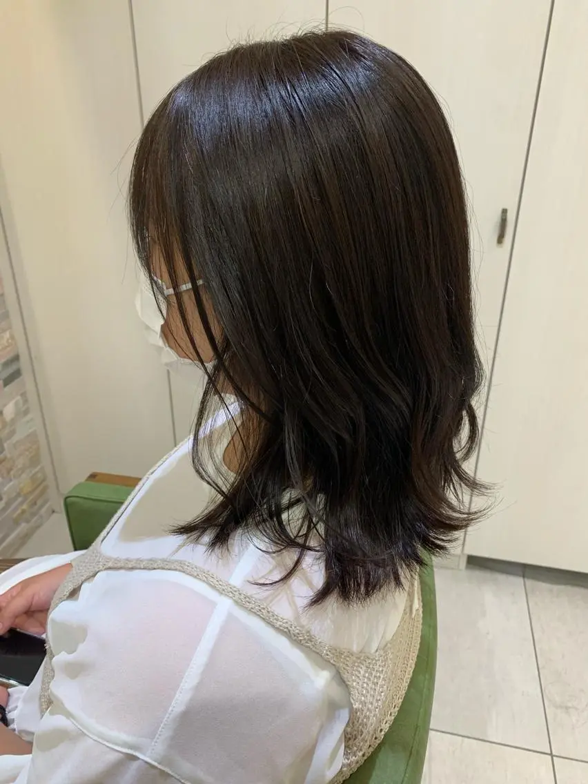ミディアム カラー ベージュカラー オリーブベージュ 高橋友里亜 /フリーランスのヘアスタイル