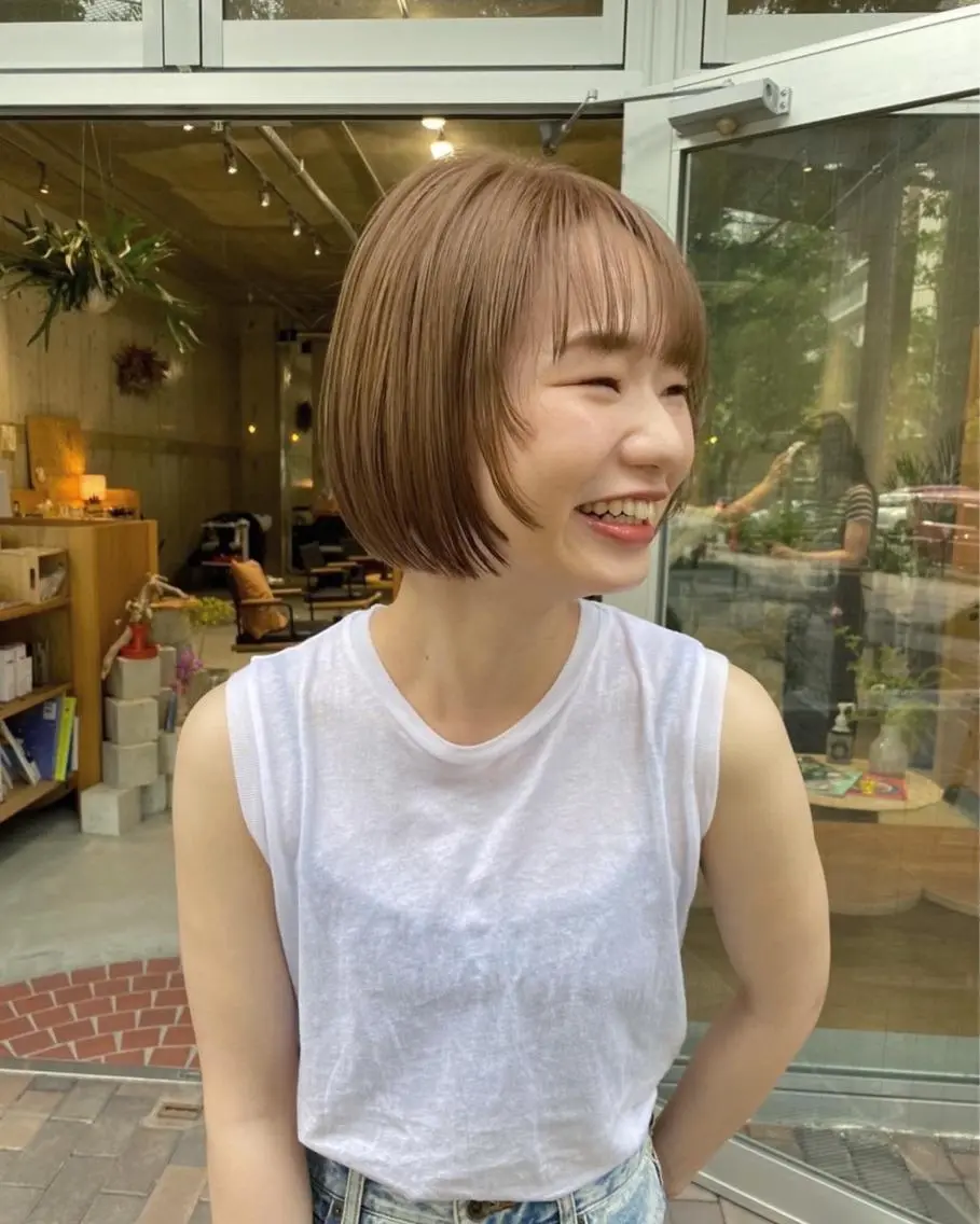 カラー ベージュカラー ブリーチ wewe: momoeのヘアスタイル