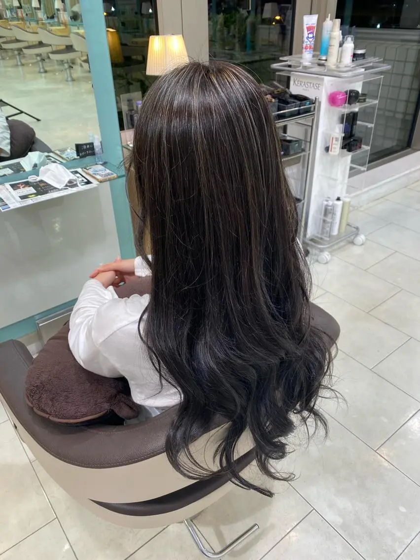 ロング カラー 透明感カラー ハイライトカラー オリーブカラー ハイライト 縮毛矯正 N°+aero 😊れいか😊のヘアスタイル