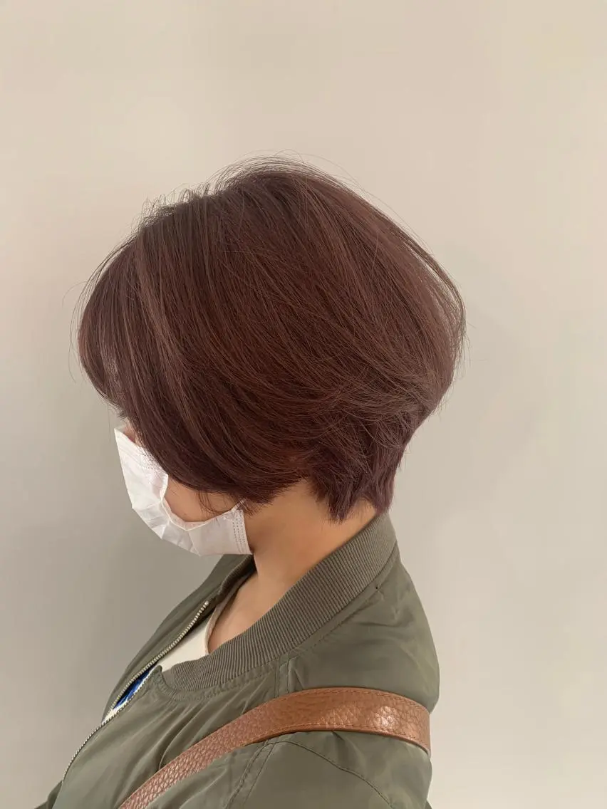 ショート カラー ブリーチ 加藤 綾華のヘアスタイル