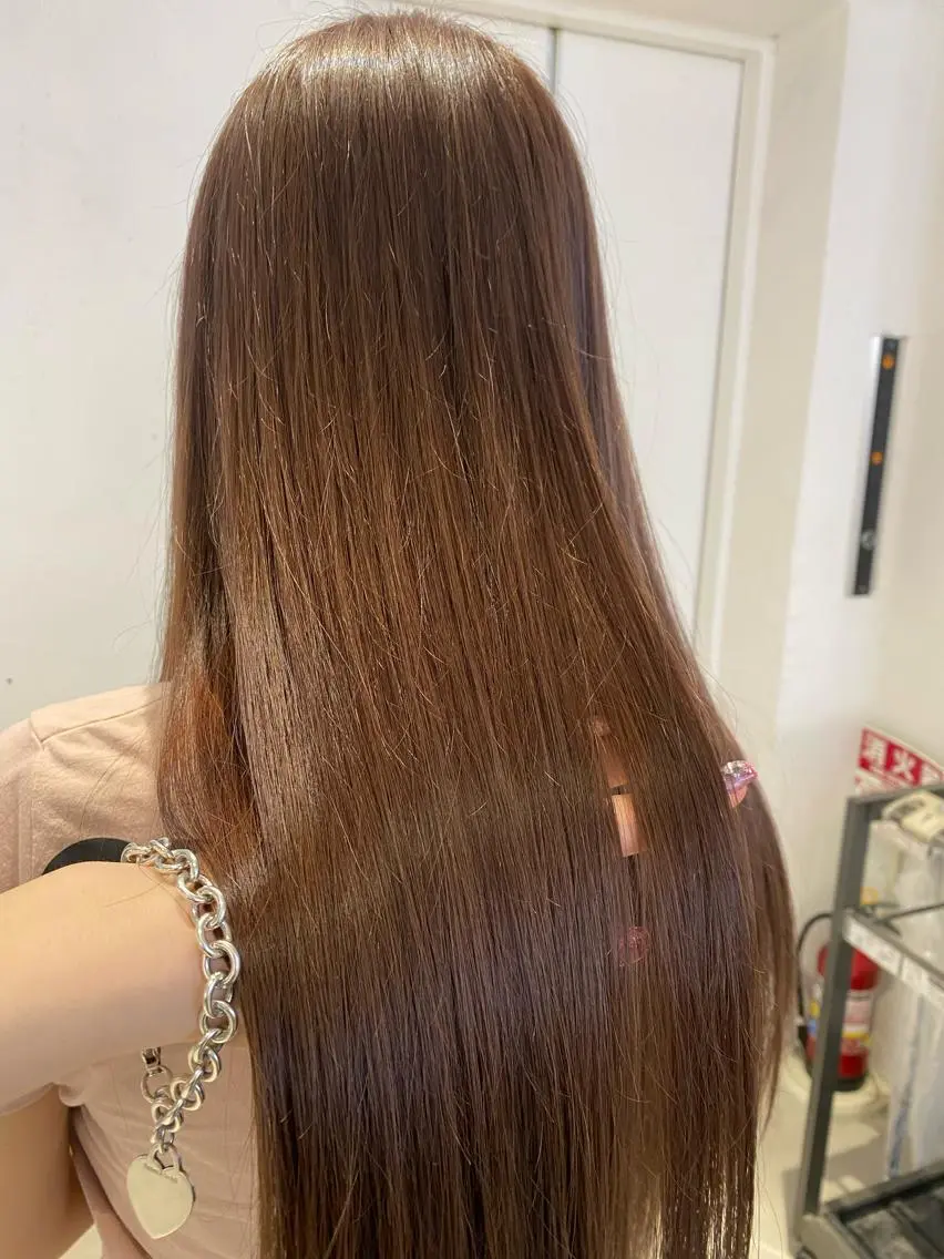 ロング 縮毛矯正 レイヤーカット カノン🩷のヘアスタイル