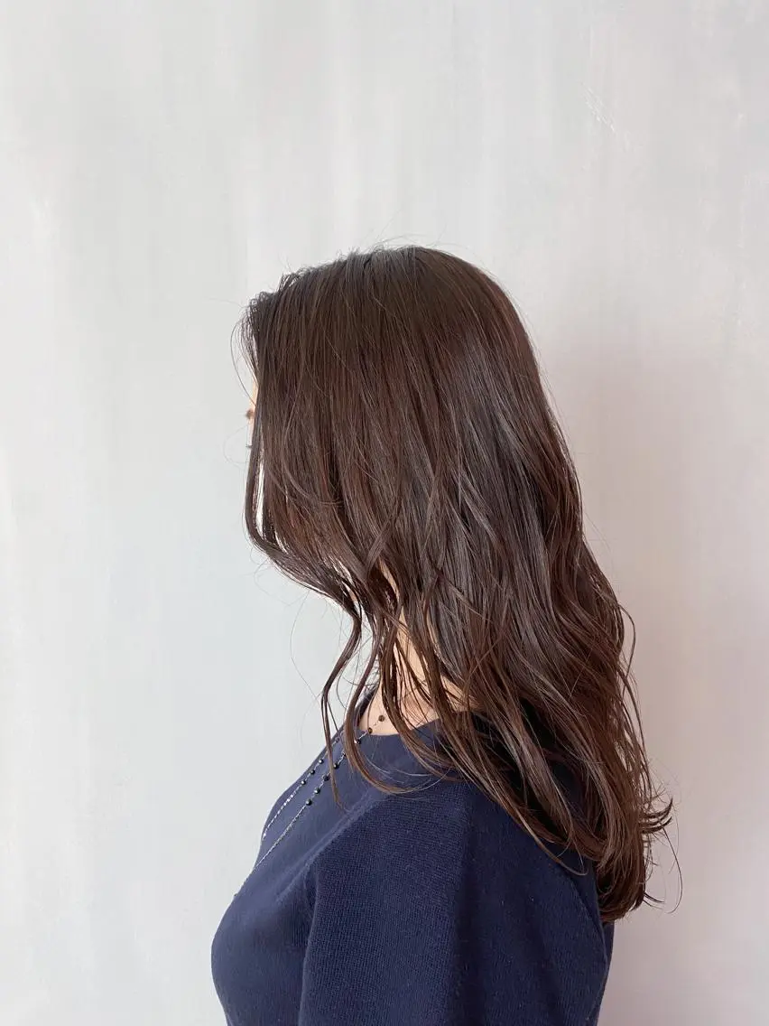 カラー ベージュカラー ヘアカラー トリートメント TAI透明カラー 柔らかい縮毛矯正のヘアスタイル
