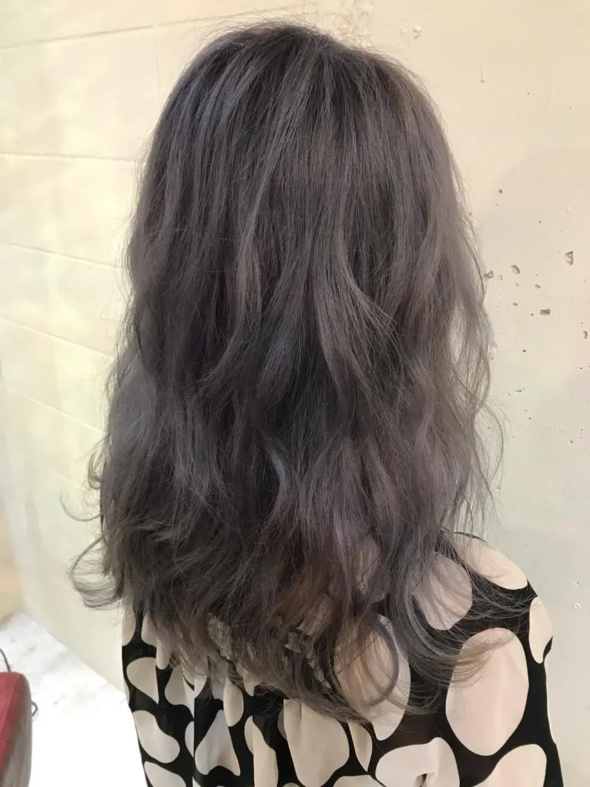ロング カラー ブリーチ 神山 昌子のヘアスタイル