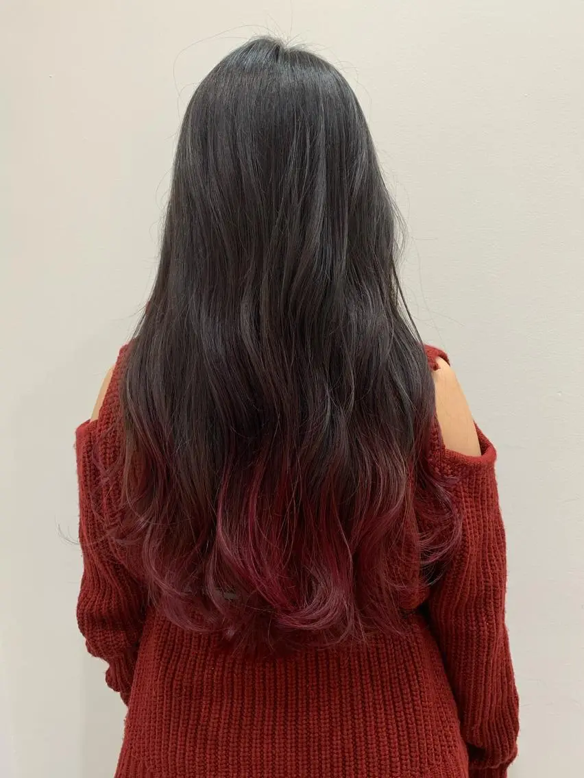 ロング カラー グラデーションカラー レッドカラー 加藤 佑哉のヘアスタイル