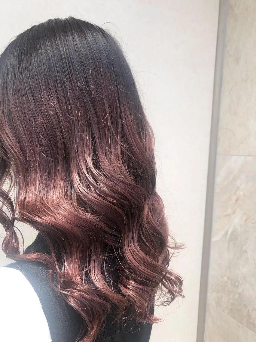 ロング カラー グラデーションカラー ヘアカラー 井澤 和花のヘアスタイル