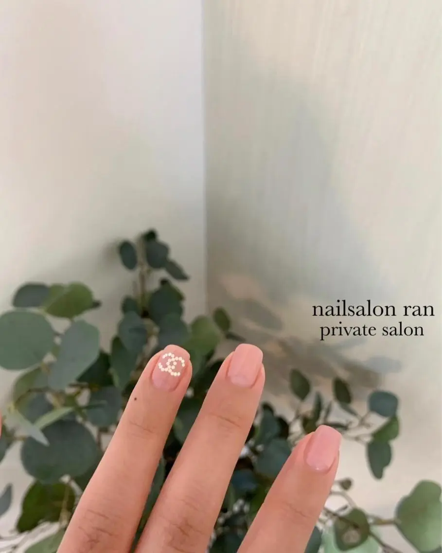 ネイル フレンチネイル 逆フレンチ nailsalon ranのネイルデザイン