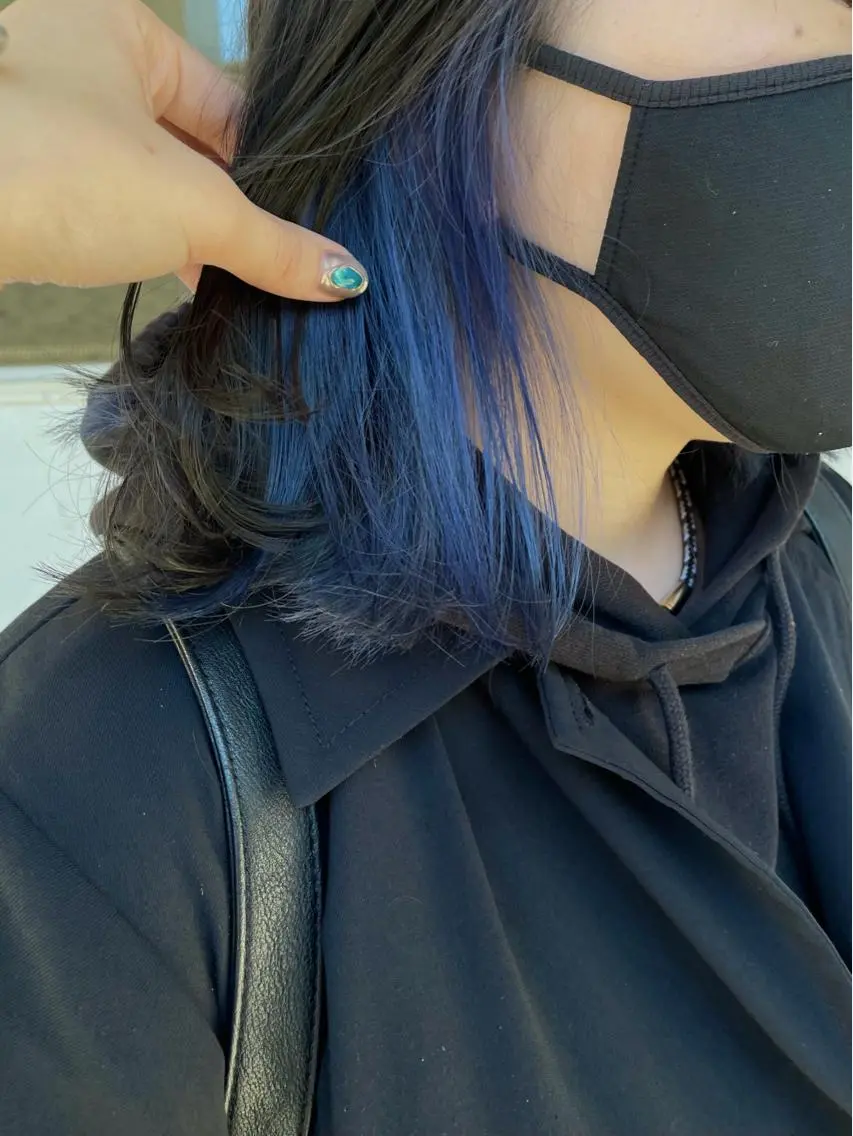 カラー ブリーチ ブルーカラー インナーカラー ネイビーカラー ヘアカラー 後藤 陽花子のヘアスタイル