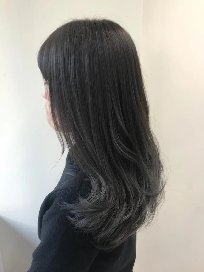セミロング カラー グラデーションカラー シルバー 🌷RIE 🌷のヘアスタイル