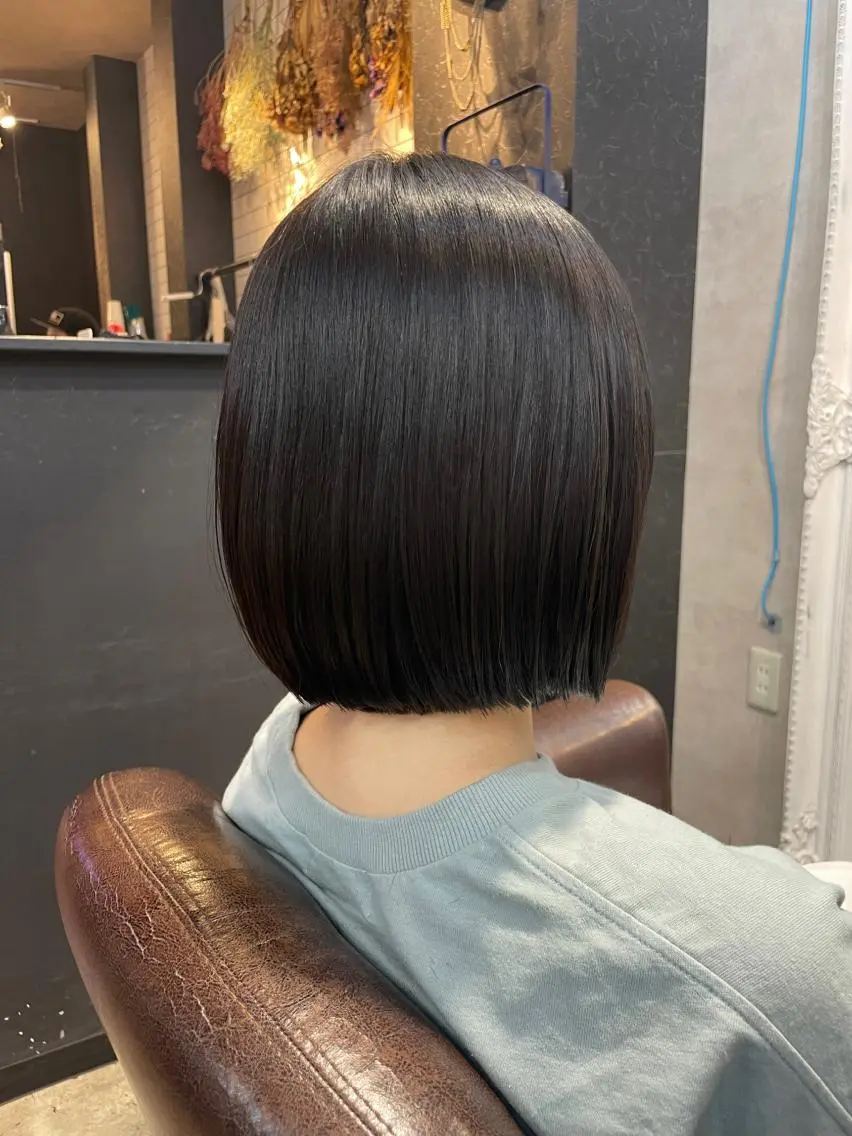 ショート ボブ 【aini天王寺】 𝐚𝐢𝐫𝐢✂︎のヘアスタイル