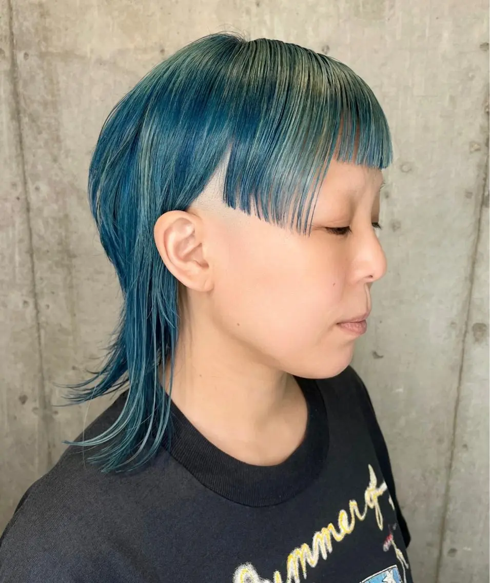 ミディアム カラー ヘアカラー 派手髪デザインカラー ヒロカのヘアスタイル