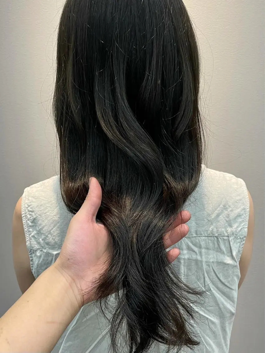 ロング カラー 透明感カラー グレージュ オリーブグレージュ オリーブグレー ひなた あゆみのヘアスタイル