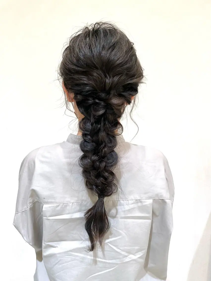 ロング ヘアアレンジ 新谷 玲日のヘアスタイル