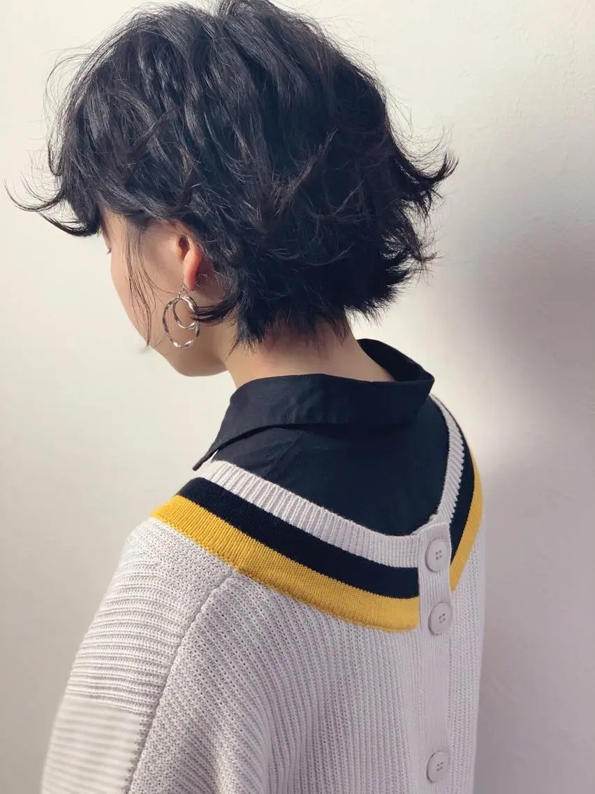 ショート カラー パーマ ヘアアレンジ キッズ ネイル ショートヘア 外ハネヘア ショートネイル カット ヘアカラー トリートメント 岩崎 克秀のヘアスタイル