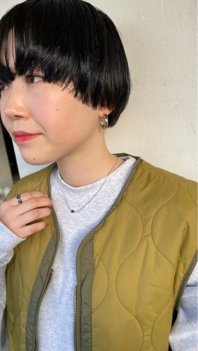 ショート カラー カット ヘアカラー トリートメント 💓パーマ，💗 レイヤーカットのヘアスタイル