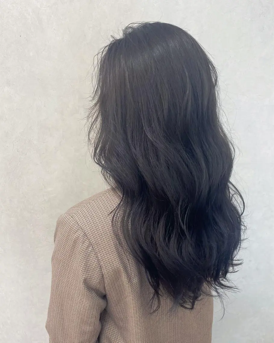 セミロング カラー カット ヘアカラー トリートメント TELA HAIR 副代表 岡田のヘアスタイル