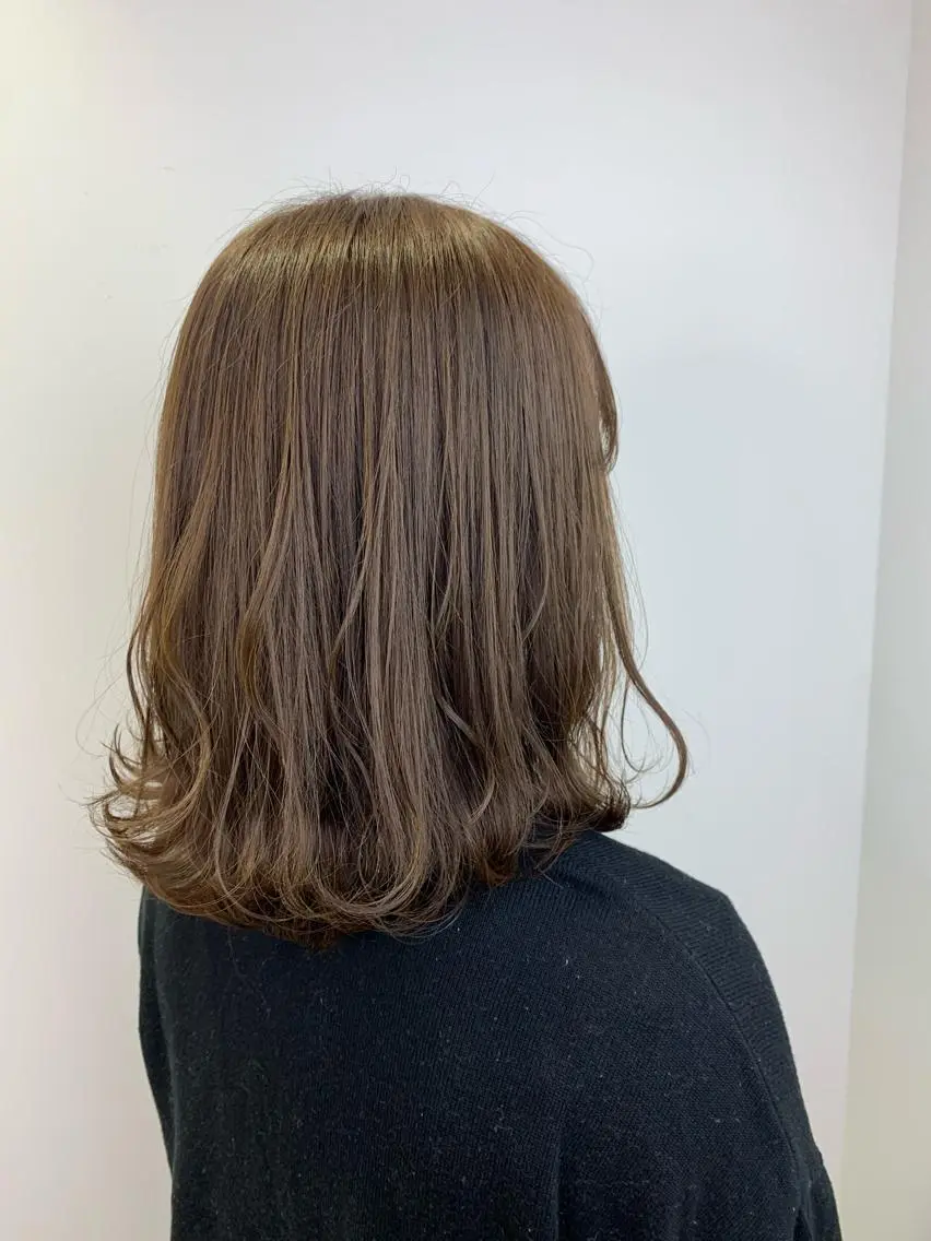 ミディアム カラー グレージュ ミルクティーグレージュ 【美髪を叶える】中谷 彰宏(アキ)のヘアスタイル