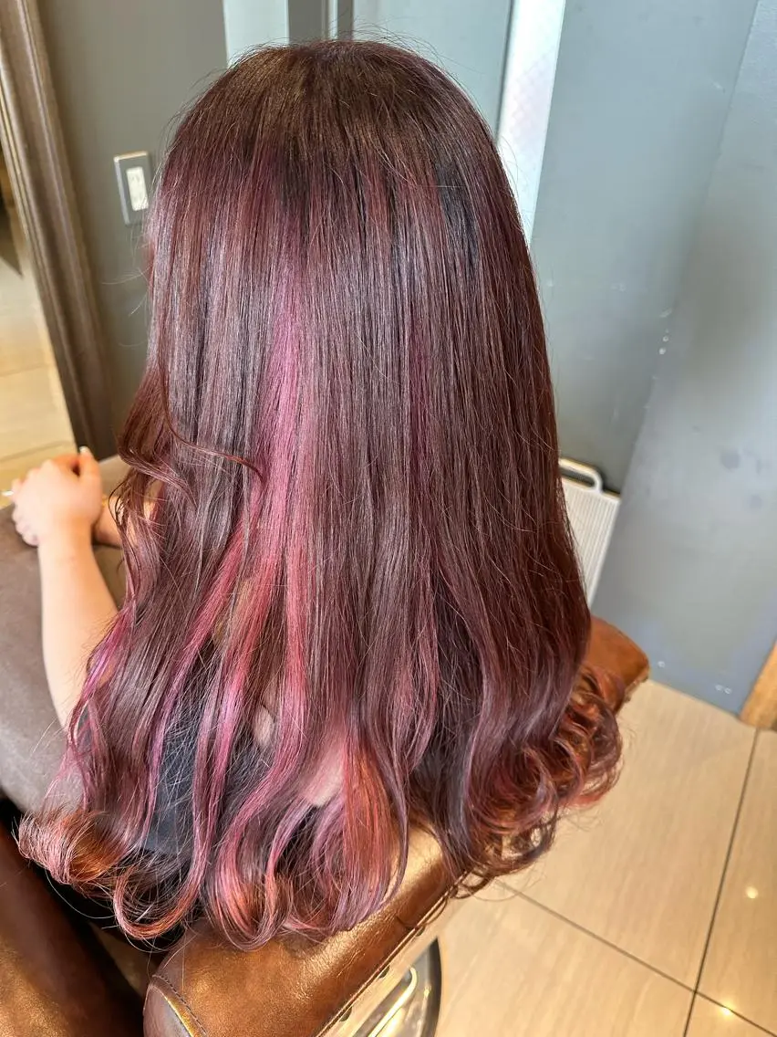 ロング カラー ヘアアレンジ ハイライトカラー ピンクカラー ハイライト LOANA カラー &縮毛モデル募集のその他イメージ