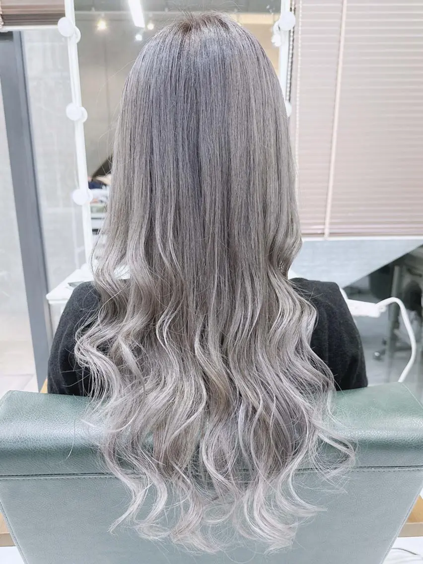 ロング カラー ヘアアレンジ ブリーチ ケアブリーチ 透明感カラー デザインカラー ハイトーンカラー Days 透明感カラーのヘアスタイル