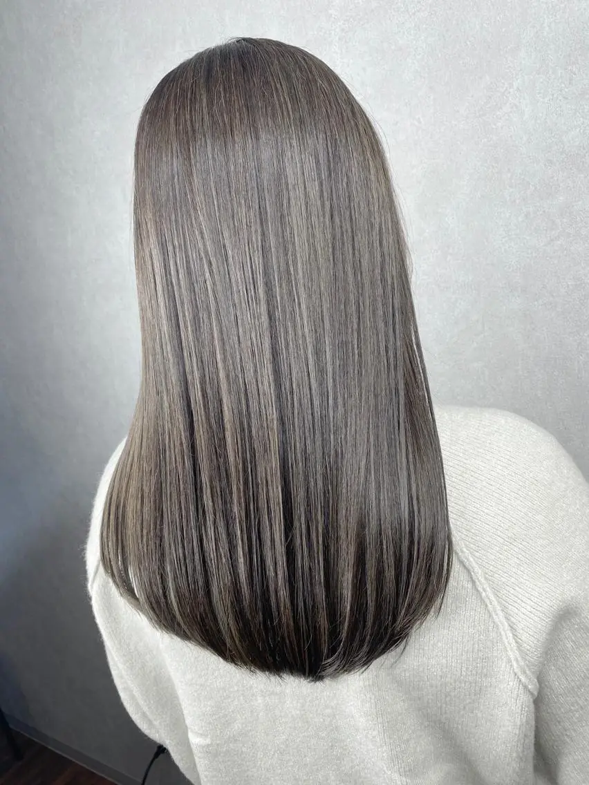 ロング ハイライト ＳＨＩ ＺＵのヘアスタイル