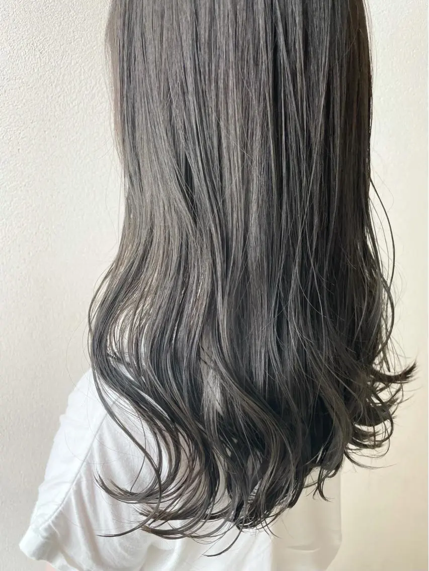 ロング カラー グレージュ オリーブグレージュ オリーブグレー 沢田 瞳のヘアスタイル