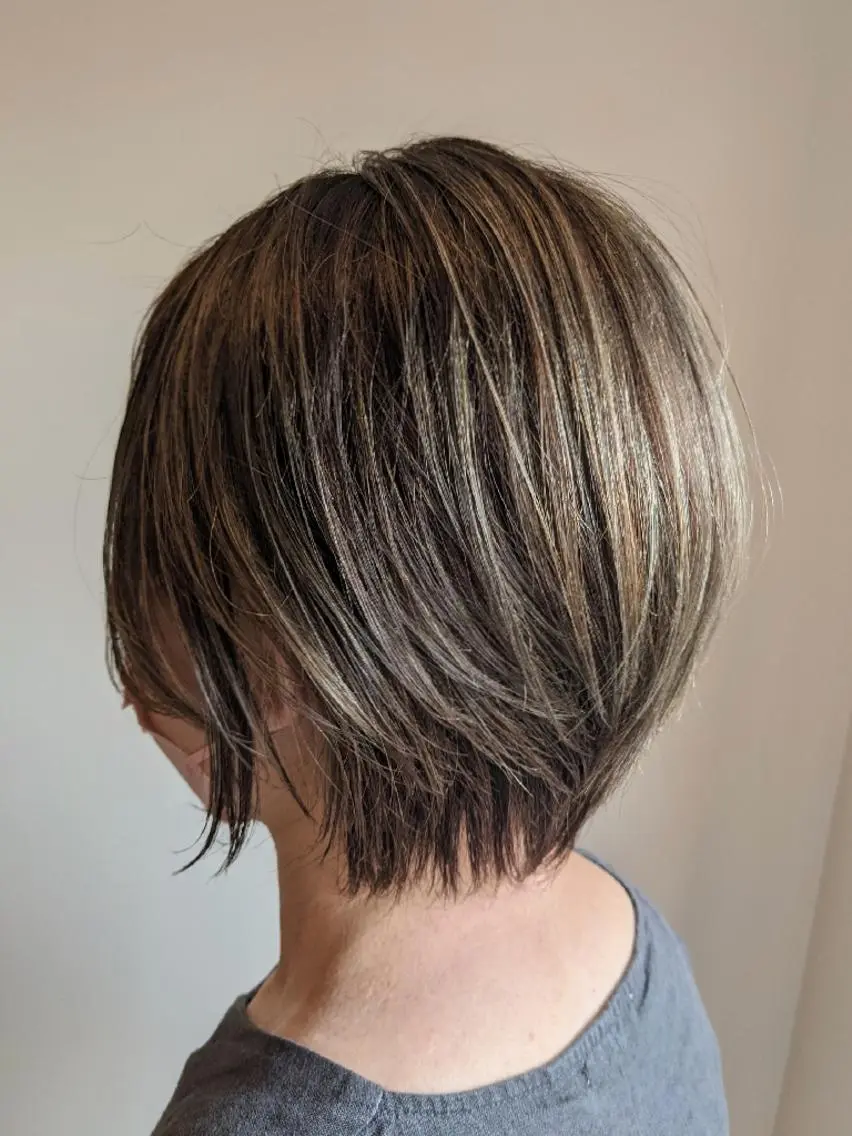 カラー ブリーチ ハイライトカラー マエハラ ナナのヘアスタイル