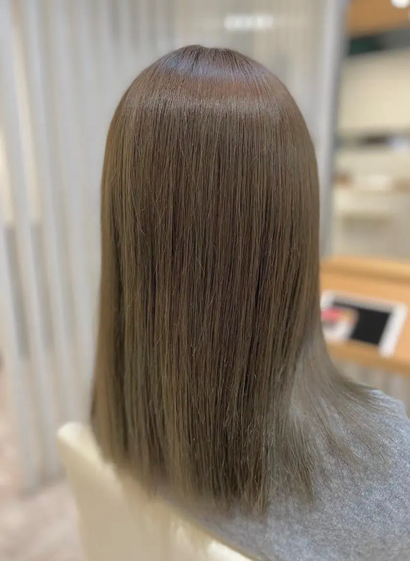 セミロング カラー ブリーチ ケアブリーチ 透明感カラー ダブルカラー イヤリングカラー 酸性ストレート/ブリ ーチなしWカラー河本のヘアスタイル