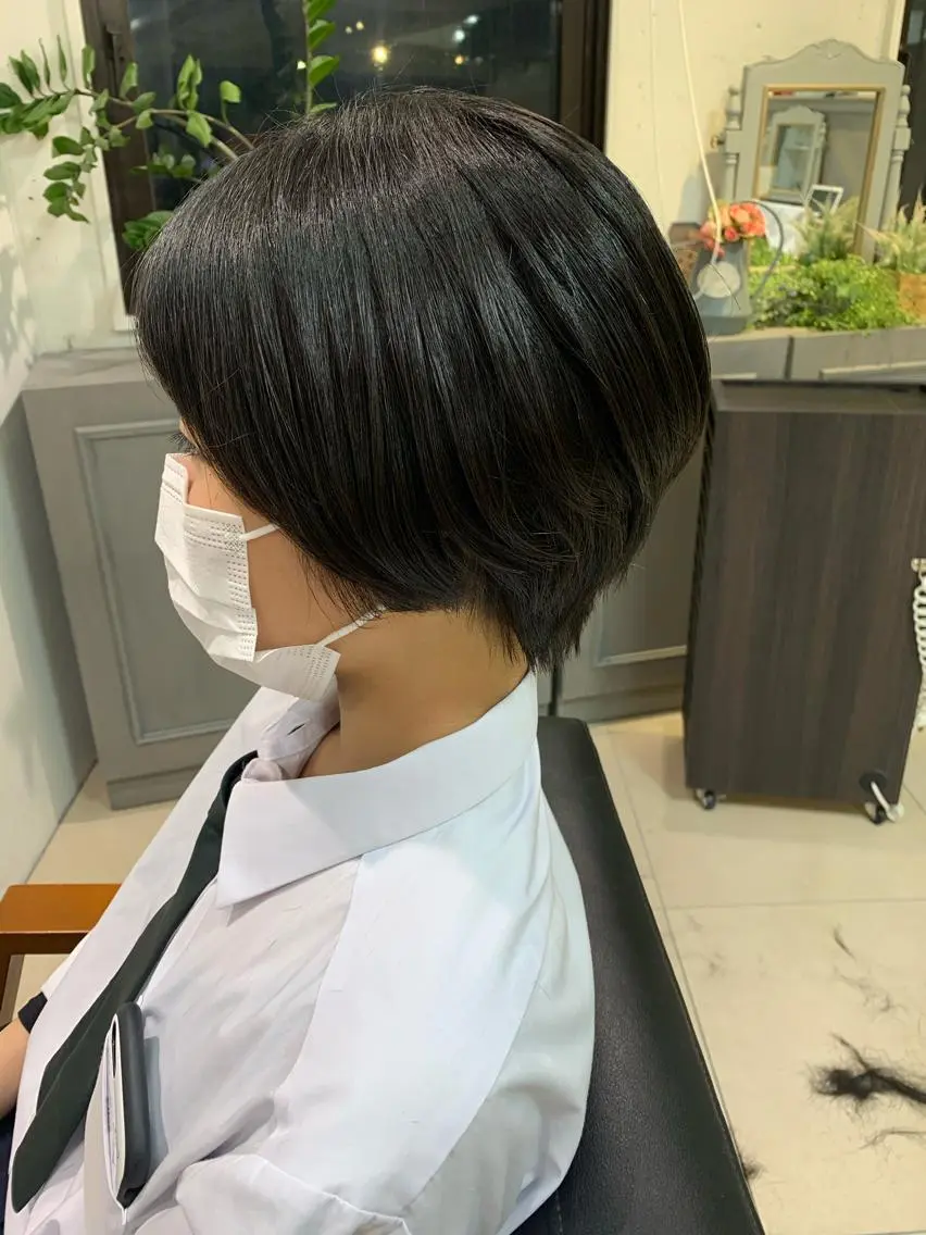 ショート 透明感ハイトーン🦄 キラ🌈のヘアスタイル