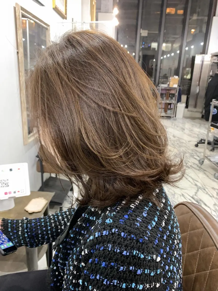 ミディアム エクステ(レミー毛) NINEのヘアスタイル
